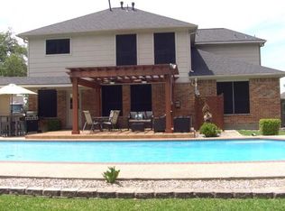 2450 Pinebrook Ct, Seabrook, TX 77586