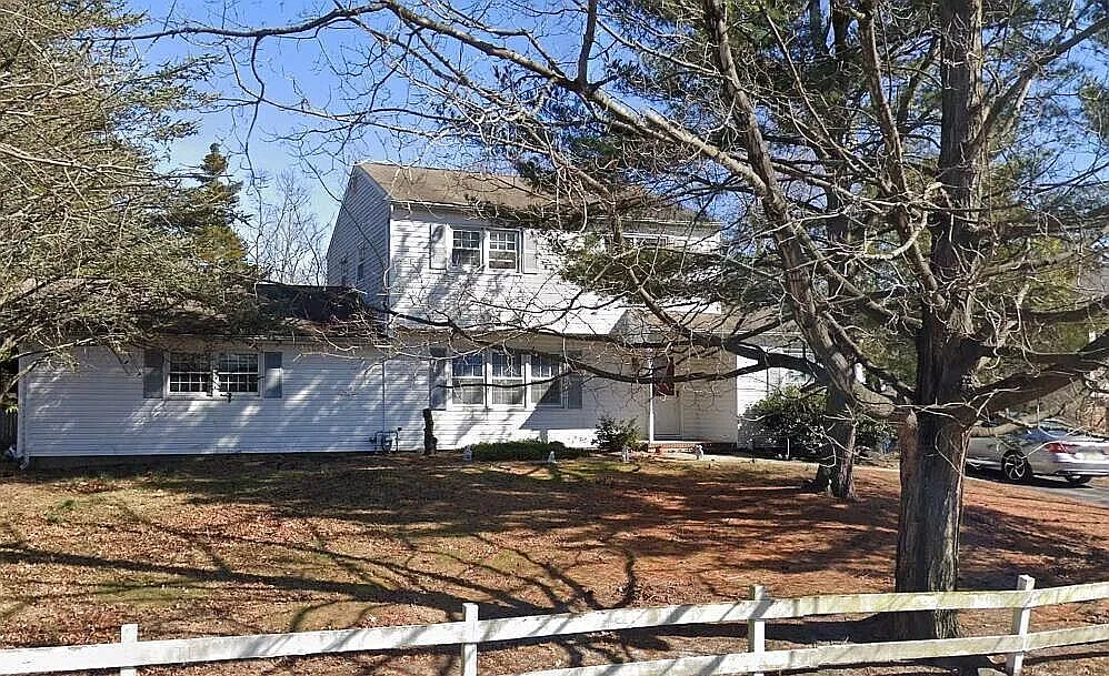 4 bed, 1700 sqft, $3,300 — Photo 1