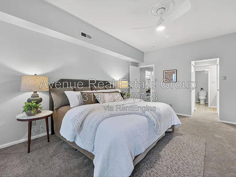 5559 Pershing Ave #1F — Photo 25