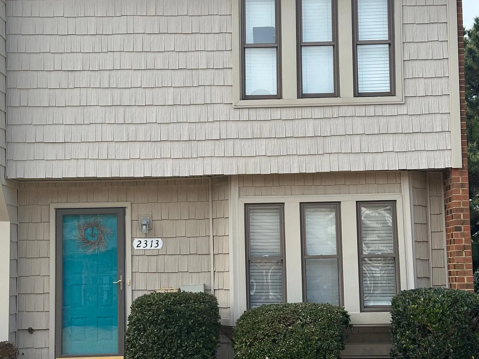 2313 Breakers Ct — Photo 3