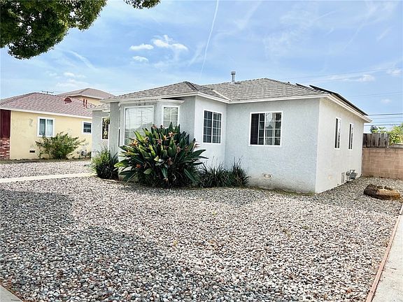 3rd image of 1640 Marine Ave