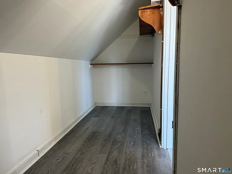95 Burke St — Photo 4