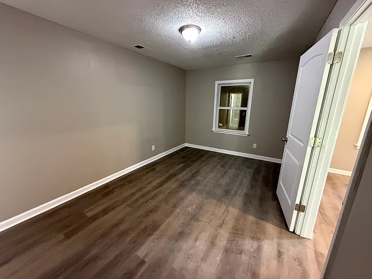 935 Isabelle St — Photo 4