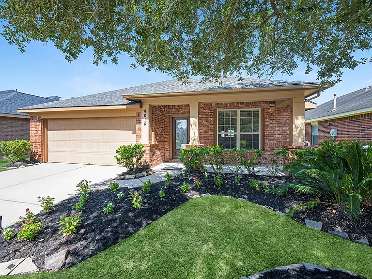 4014 Pinecrest Holw — Photo 2