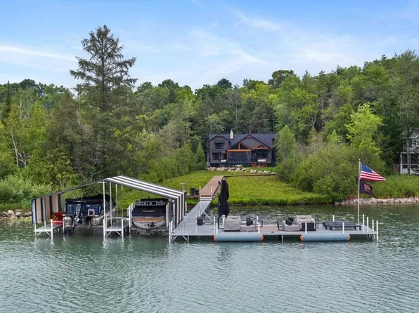 2342 Eagle Island Rd, Boyne City, MI 49712