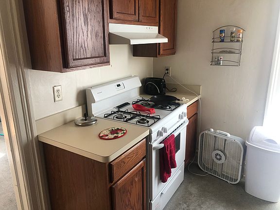 4th image of 420 S Division St #2