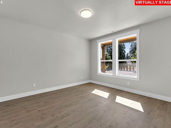 4th image of 3893 SE 19th Ave