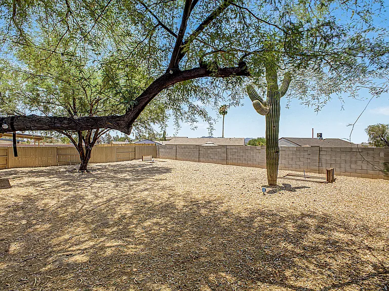 5871 N Edenbrook Ln — Photo 32