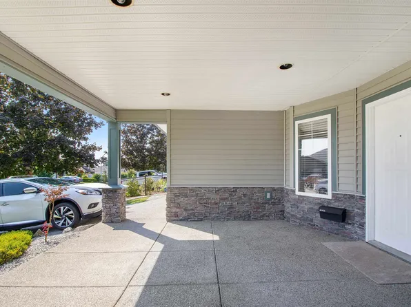 33577 12th Ave, Mission, BC V2V 6Z6