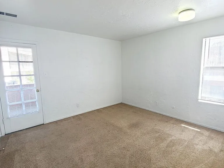 3504 Tulane Dr Ne — Photo 8