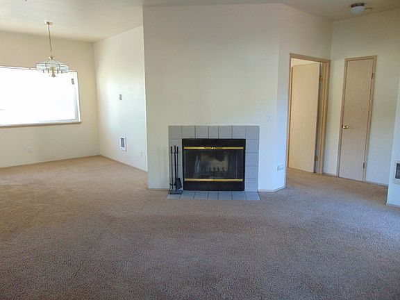 5th image of 6304 Barstow Ln SE Unit 1