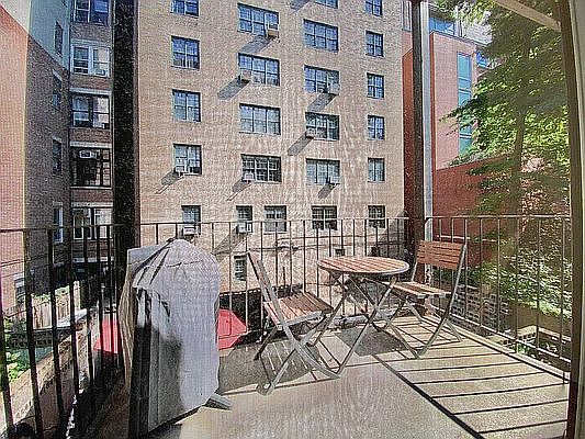 3rd image of 65 W 85th St APT 1B