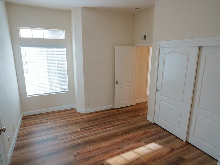 16880 Saint James Dr — Photo 22