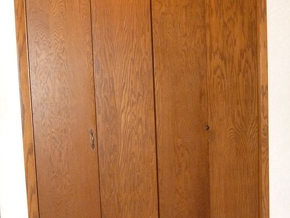 with large guest closet!