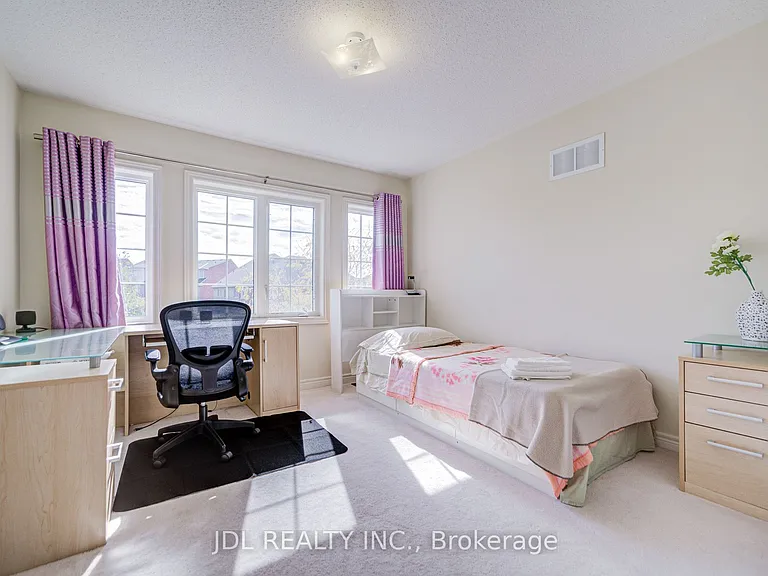1139 Cenotaph Blvd — Photo 31