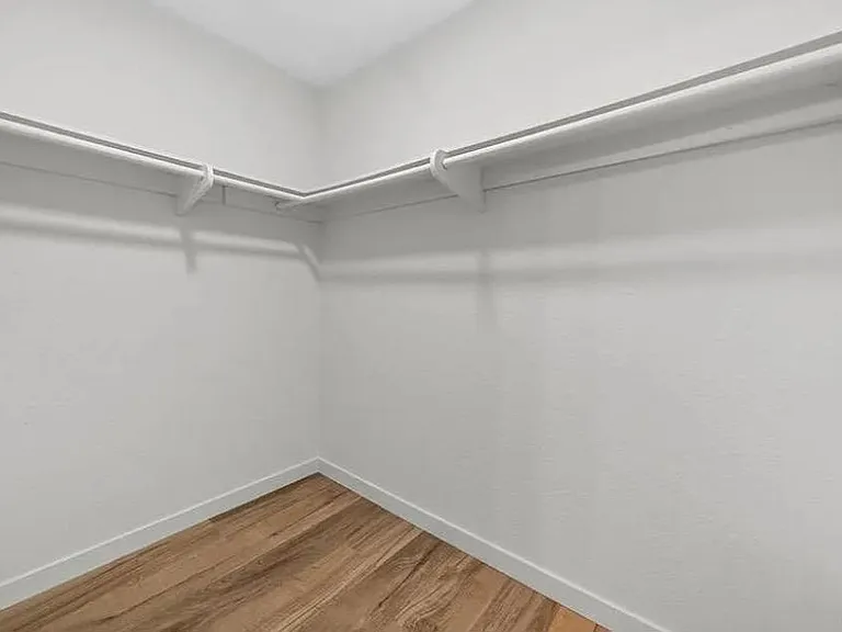 3825 Van Dyke Ave #3 — Photo 24