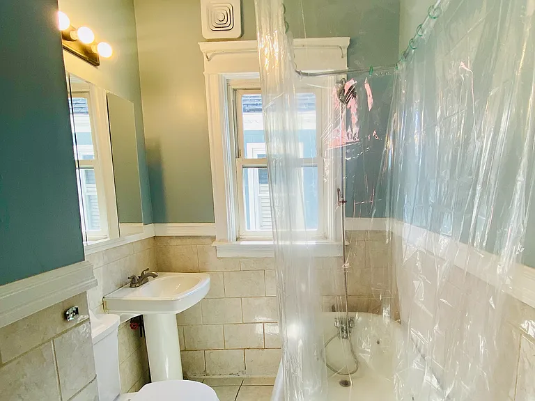 97 Raymond St #3 — Photo 7