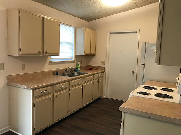 3rd image of 5482 101st St
