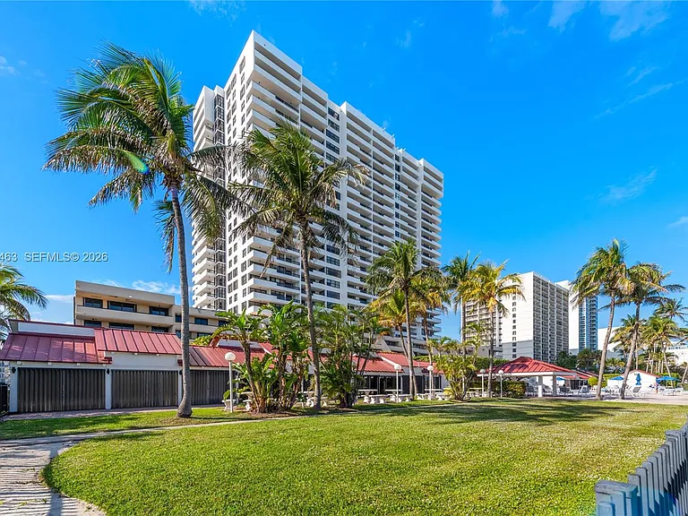2555 Collins Ave #403 — Photo 45