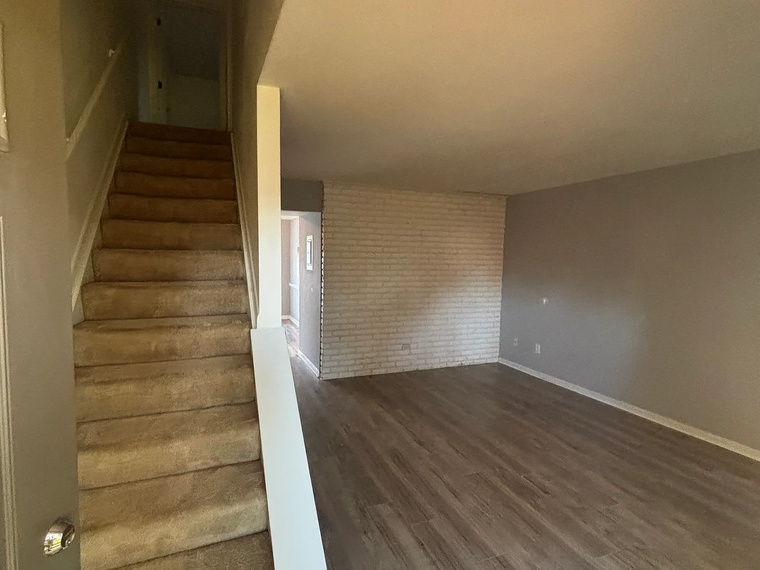 2 bed, 1.5 bath, 1100 sqft, $1,300 — Photo 4