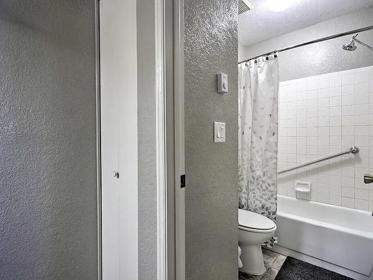 2700 S White Mountain Rd #201 — Photo 16
