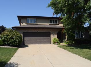 8850 W 98th Pl, Palos Hills, IL