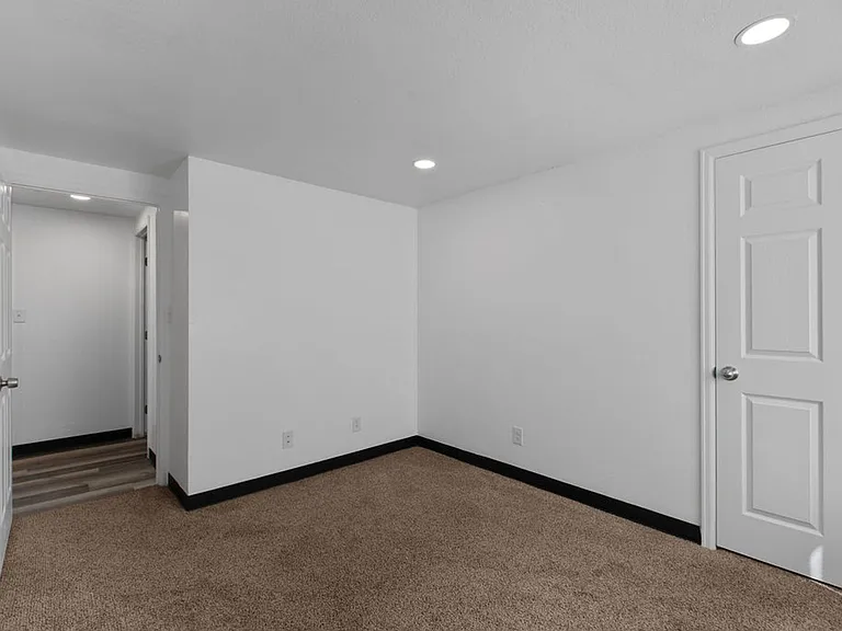 1615 11th Ave — Photo 37