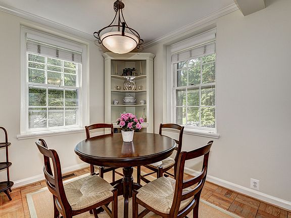 Cheerful Dining Room