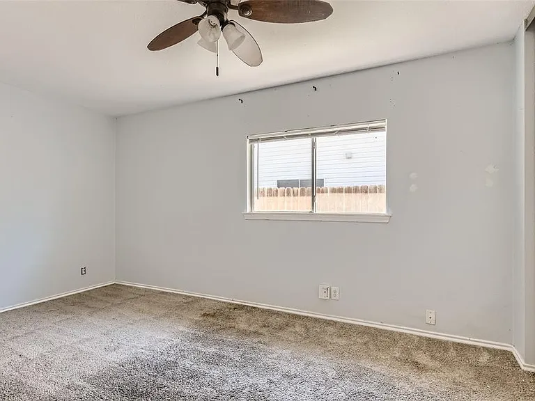1236 Dexford Dr — Photo 9