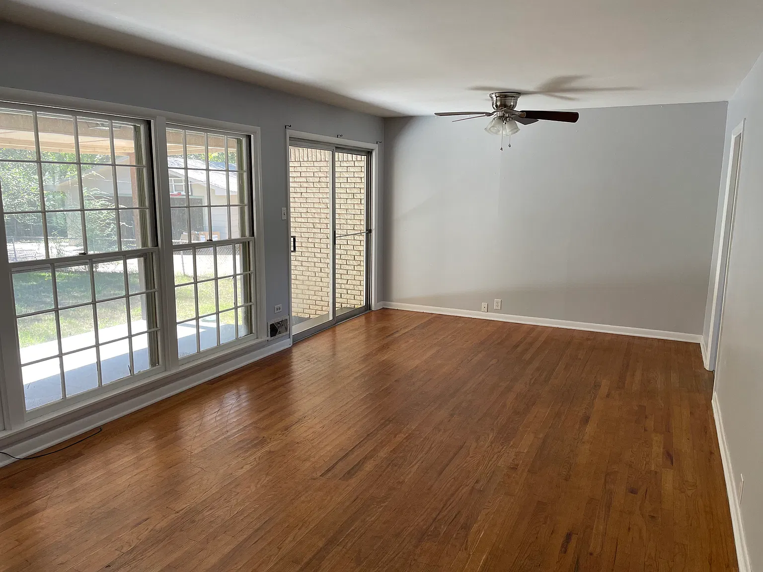 3 bed, 1.5 bath, 1240 sqft, $1,425 — Photo 3