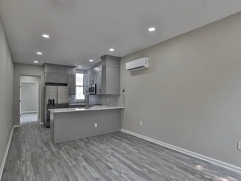 31 S 9th St #1F — Photo 4