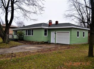 712 Manitou Rd, Saint Joseph, MI 49085