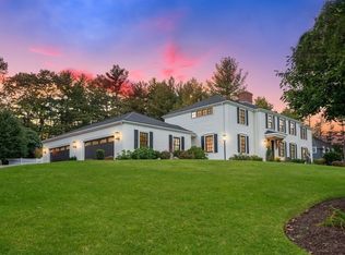 10 Huntingdon Rd, Lynnfield, MA 01940