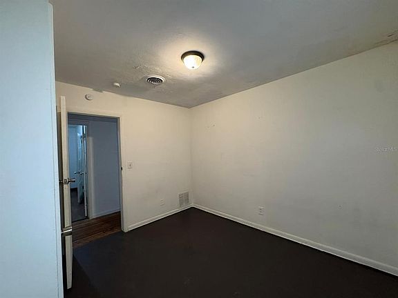 4th image of 416 Sun Ct