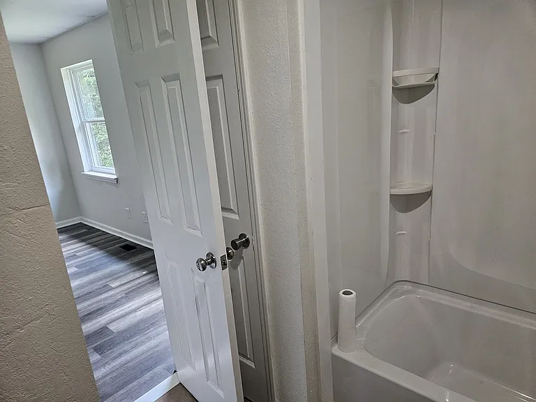5801 Oakhaven Dr — Photo 9