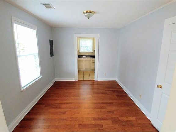 5th image of 513 30th Ave E