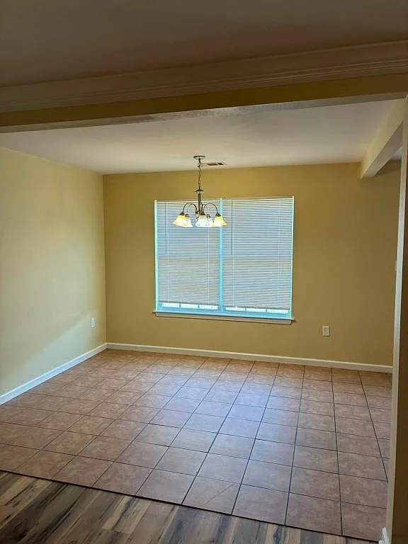 2408 Pleasant Forest Dr — Photo 2