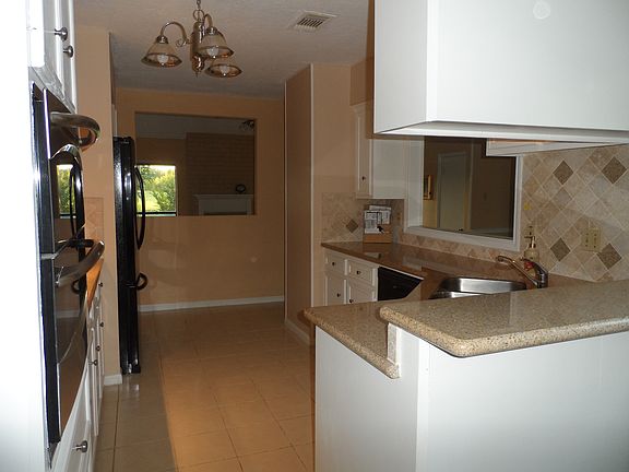 5th image of 2814 Lake View Dr