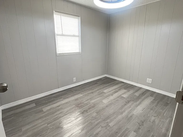 6111 Easy Dr — Photo 4