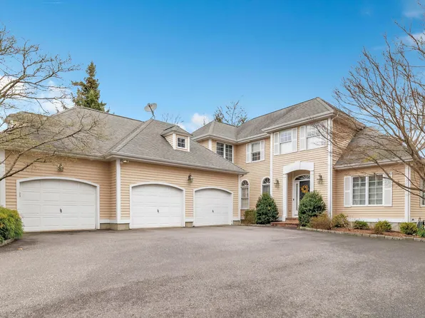 500 Cutspring Road, Stratford, CT 06614