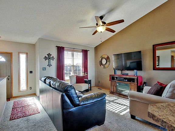 5th image of 742 S Cherrywood Ct