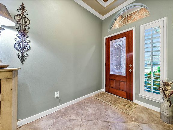 4th image of 1833 Pembrook Cir