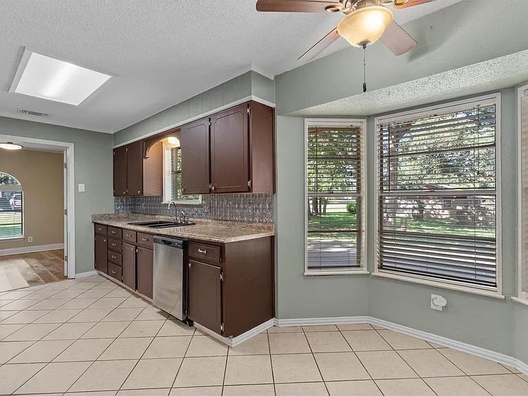 1601 Okelley Rd — Photo 15
