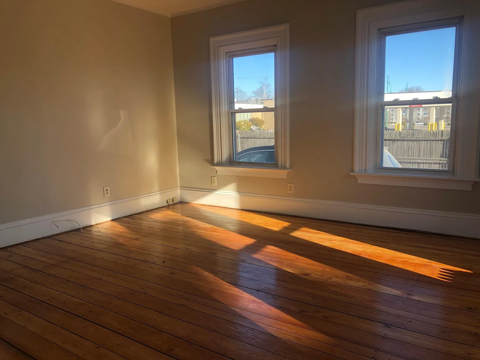 2 bed, 1061 sqft, $2,200 — Photo 3