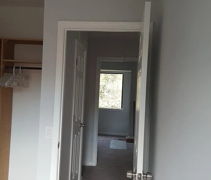 Upper Level - Hall between Master Bedroom & Other Bedrooms