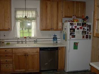 5th image of 121 Peachwood Dr