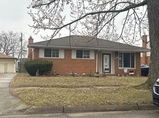 15251 Elderwood St, Roseville, MI