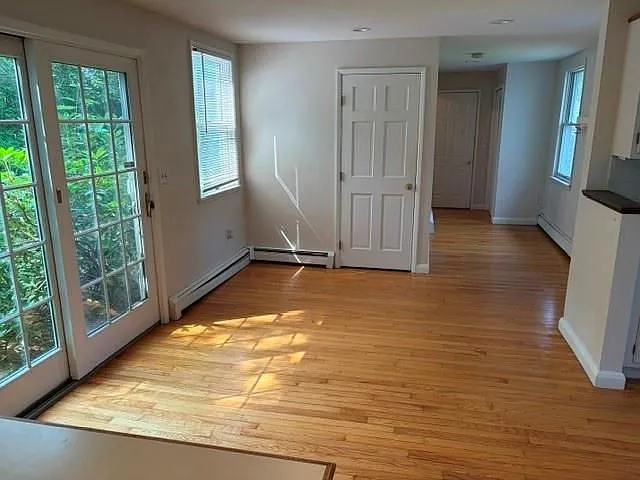 4 bed, 3.0 bath, 2310 sqft, $4,200 — Photo 4