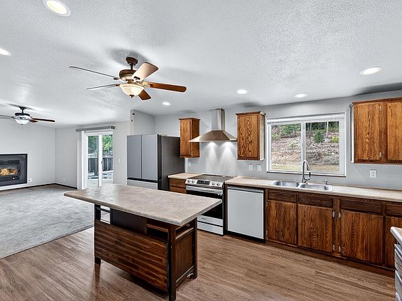 3rd image of 3602 Spring Valley Rd