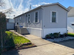 22 E Coddington Ave, Avenel, NJ 07001